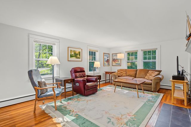 70 Winnicutt Road, Stratham, NH 03855