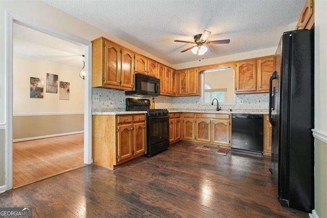 4814 Hillside Court, Powder Springs, GA 30127