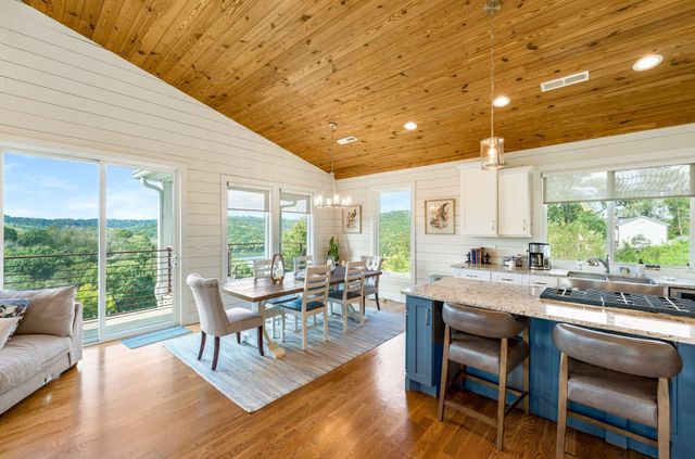 132 Highbridge Dr, Smithville, TN 37166