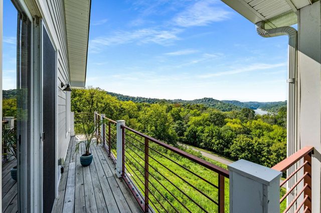 132 Highbridge Dr, Smithville, TN 37166