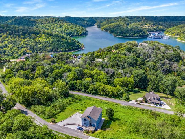 132 Highbridge Dr, Smithville, TN 37166