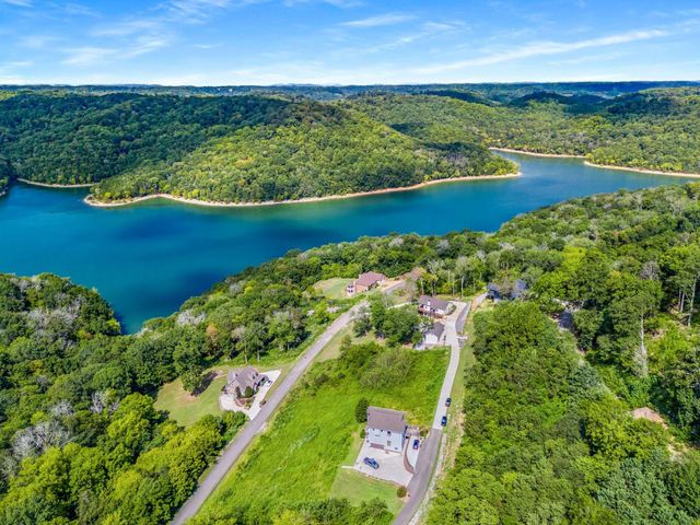 132 Highbridge Dr, Smithville, TN 37166