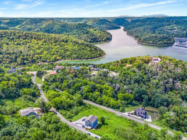 132 Highbridge Dr, Smithville, TN 37166