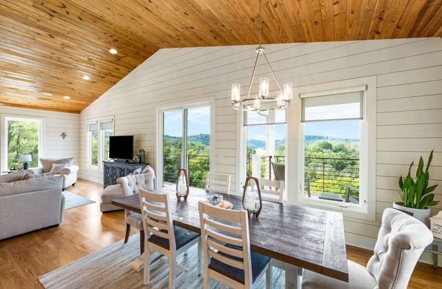 132 Highbridge Dr, Smithville, TN 37166