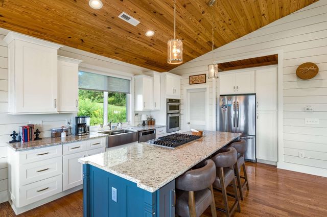 132 Highbridge Dr, Smithville, TN 37166