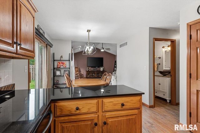 124 ASPEN Drive, Chatham, IL 62629