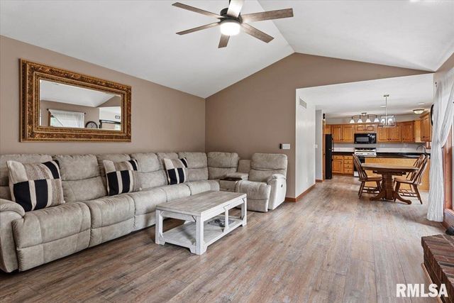 124 ASPEN Drive, Chatham, IL 62629