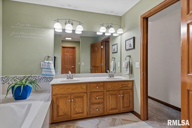 124 ASPEN Drive, Chatham, IL 62629
