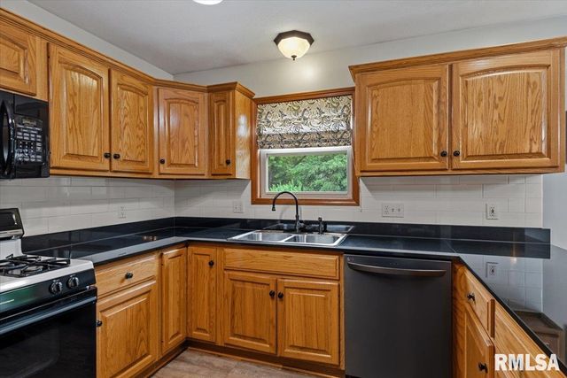 124 ASPEN Drive, Chatham, IL 62629