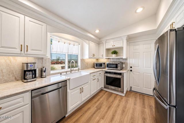 829 Sheffield Place, Thousand Oaks, CA 91360