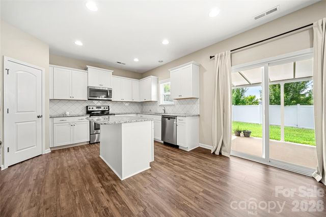 4628 Meshack Avenue, Charlotte, NC 28213