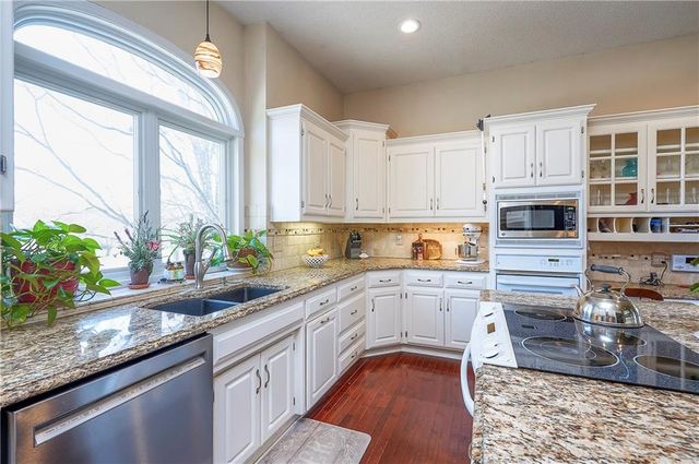 20265 W 115th Terrace, Olathe, KS 66061