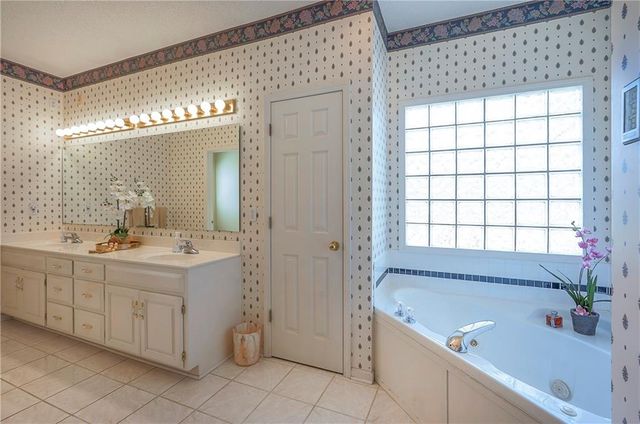 20265 W 115th Terrace, Olathe, KS 66061