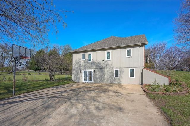 20265 W 115th Terrace, Olathe, KS 66061