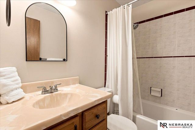 1245 W Jean Avenue, Lincoln, NE 68522