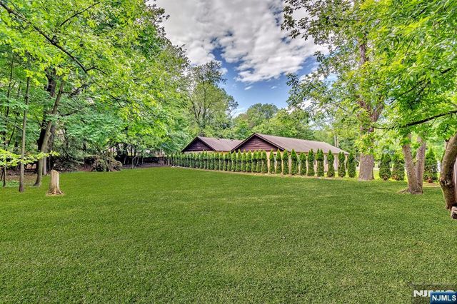 77 Myrtle Avenue, Allendale, NJ 07401