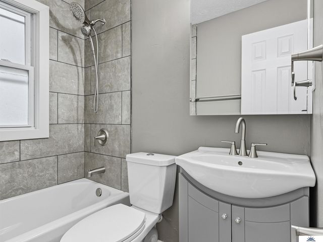 404 W 30th Avenue, Bellevue, NE 68005