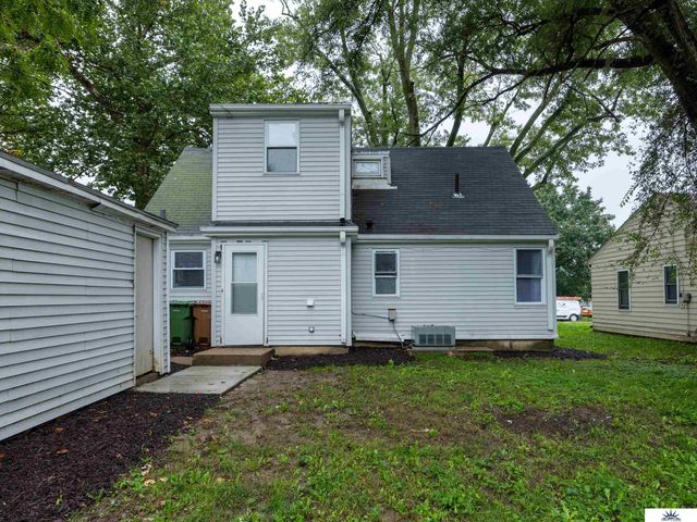 404 W 30th Avenue, Bellevue, NE 68005