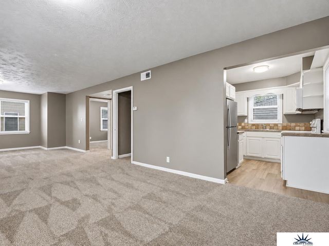 404 W 30th Avenue, Bellevue, NE 68005