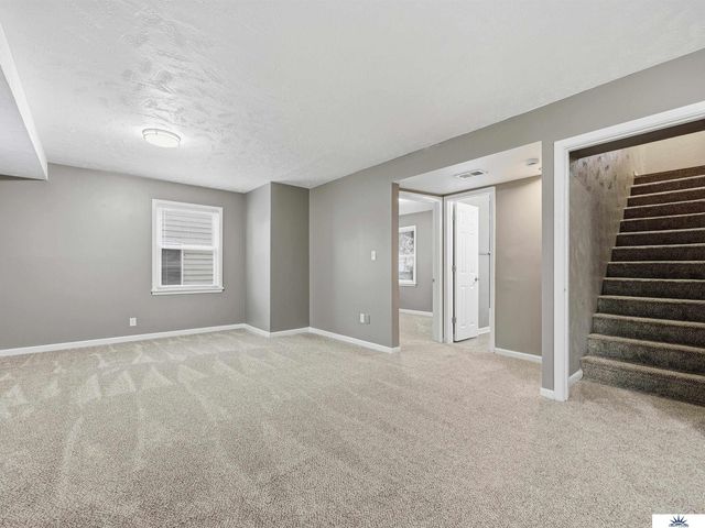 404 W 30th Avenue, Bellevue, NE 68005