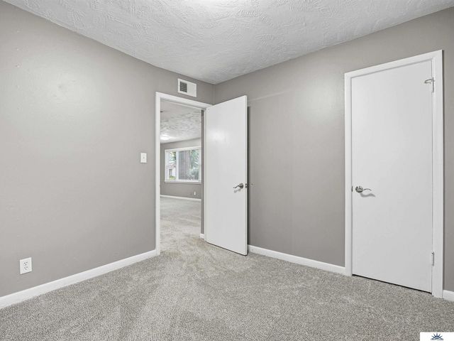 404 W 30th Avenue, Bellevue, NE 68005