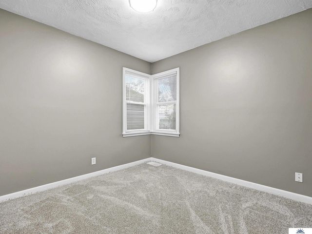 404 W 30th Avenue, Bellevue, NE 68005
