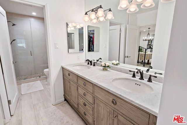 838 S Barrington Avenue 203, Los Angeles, CA 90049