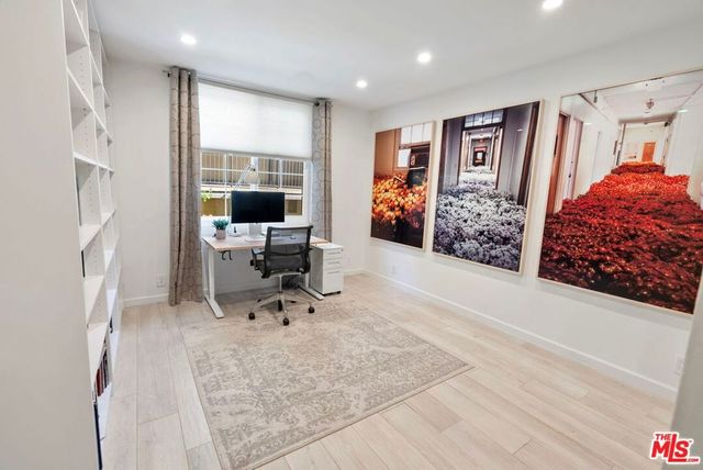 838 S Barrington Avenue 203, Los Angeles, CA 90049