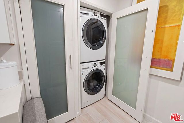 838 S Barrington Avenue 203, Los Angeles, CA 90049