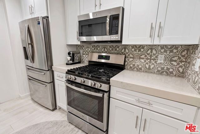 838 S Barrington Avenue 203, Los Angeles, CA 90049