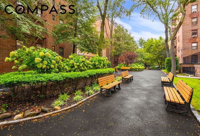 3242 92nd St Apt 102B, New York City, NY 11369