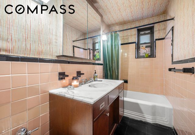3242 92nd St Apt 102B, New York City, NY 11369