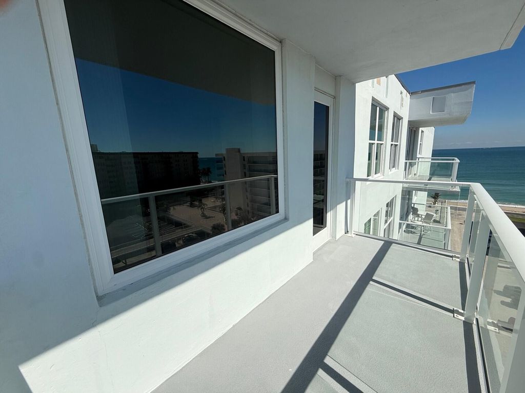 Image 21 of property listing at 3450 S Ocean Boulevard 819, Palm Beach, FL 33480