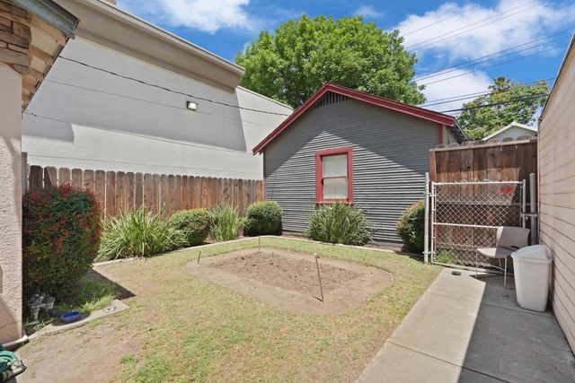 1006 6th St, Modesto, CA 95354