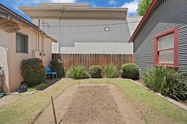 1006 6th St, Modesto, CA 95354