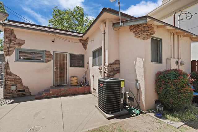 1006 6th St, Modesto, CA 95354