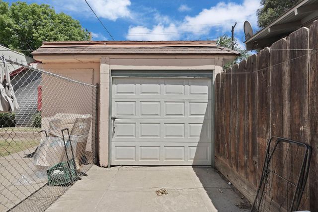1006 6th St, Modesto, CA 95354