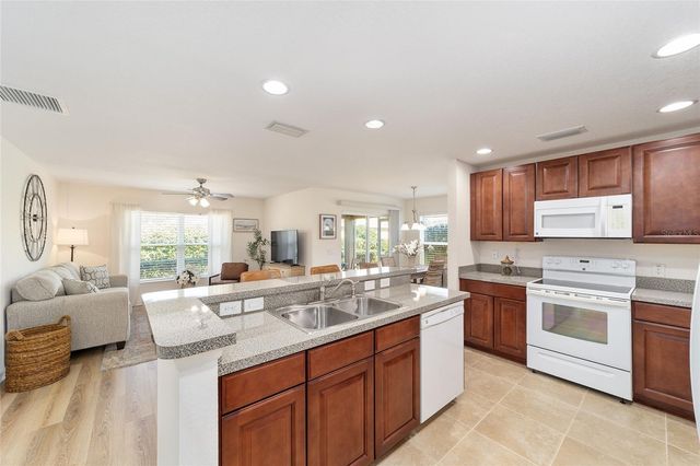 5076 NEPTUNE CIRCLE, Oxford, FL 34484