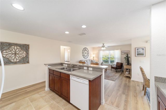 5076 NEPTUNE CIRCLE, Oxford, FL 34484