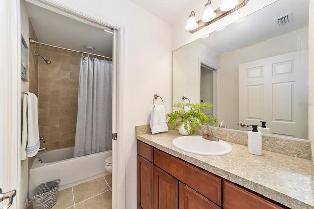 5076 NEPTUNE CIRCLE, Oxford, FL 34484