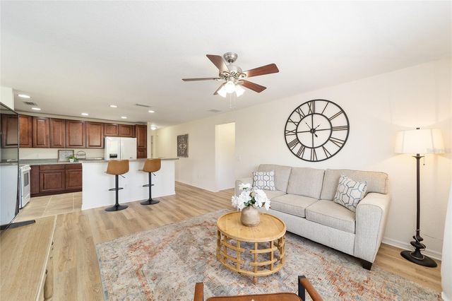 5076 NEPTUNE CIRCLE, Oxford, FL 34484