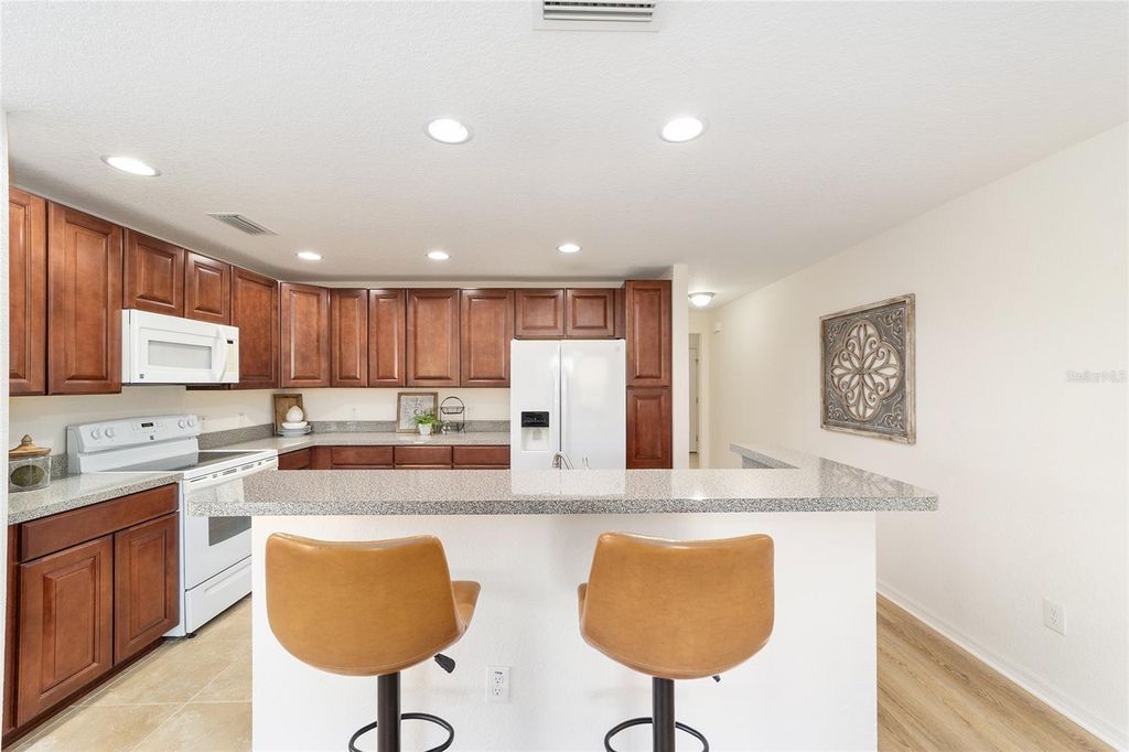 Image 11 of property listing at 5076 NEPTUNE CIRCLE, Oxford, FL 34484