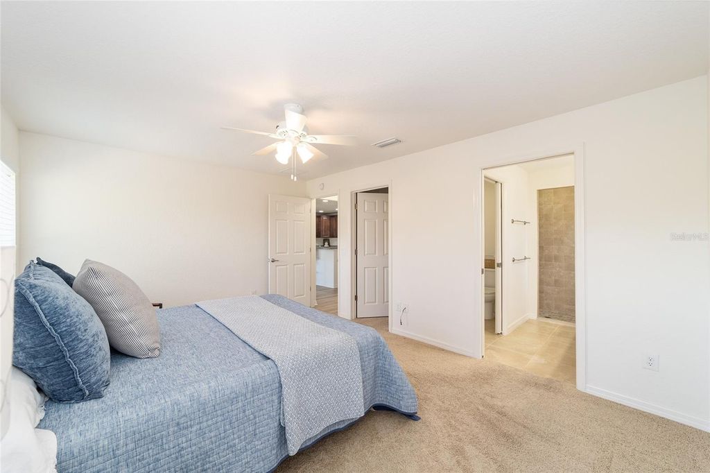 Image 24 of property listing at 5076 NEPTUNE CIRCLE, Oxford, FL 34484