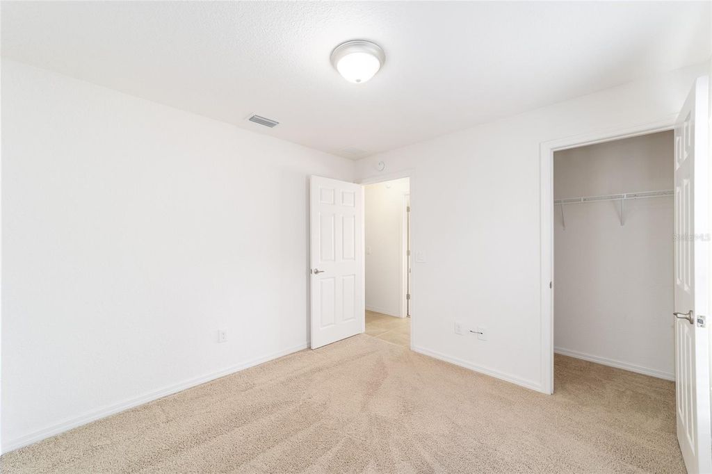 Image 34 of property listing at 5076 NEPTUNE CIRCLE, Oxford, FL 34484