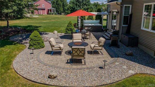 9089 Ashley Landing Drive, Clay, NY 13041