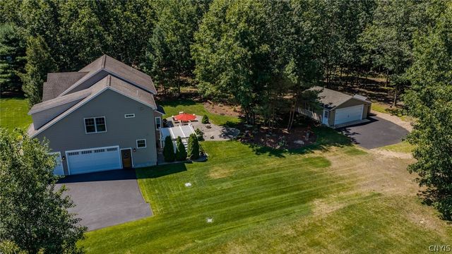 9089 Ashley Landing Drive, Clay, NY 13041
