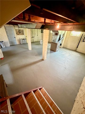 1350 E Florida Avenue, Youngstown, OH 44502