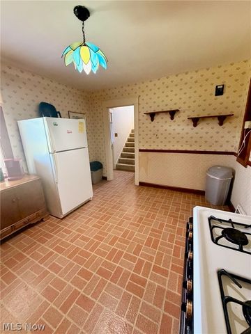 1350 E Florida Avenue, Youngstown, OH 44502