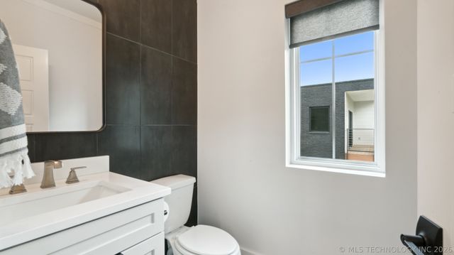 3755 S Riverside Drive 3755, Tulsa, OK 74105