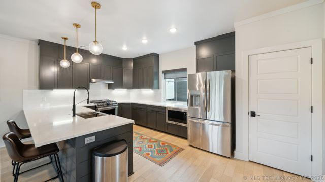 3755 S Riverside Drive 3755, Tulsa, OK 74105